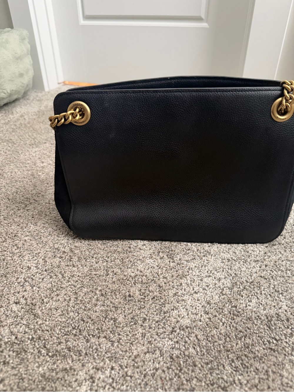 Coach Black Pebbled Leather Shoulder Bag with Gold Chain - Picture 3 of 3